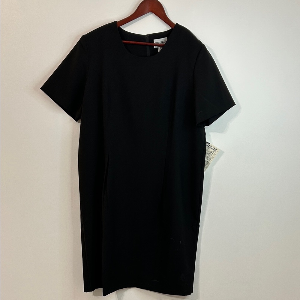 Main Street Classics Black Pleated Shift Dress – Size A8 See Measurements